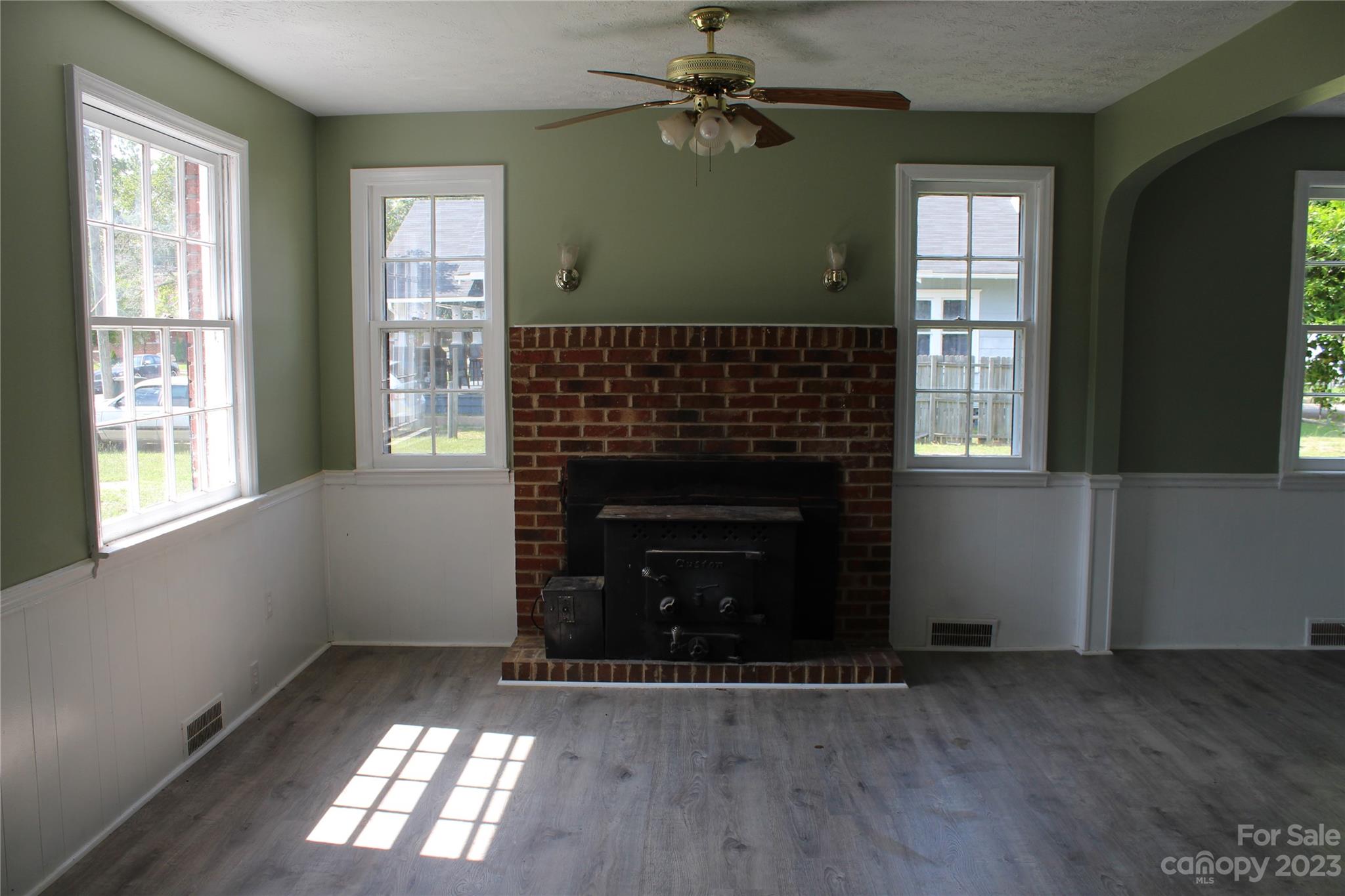 414 Spring Street Hamlet, NC 28345 - Photo 3 of 42 Gallery Image 3