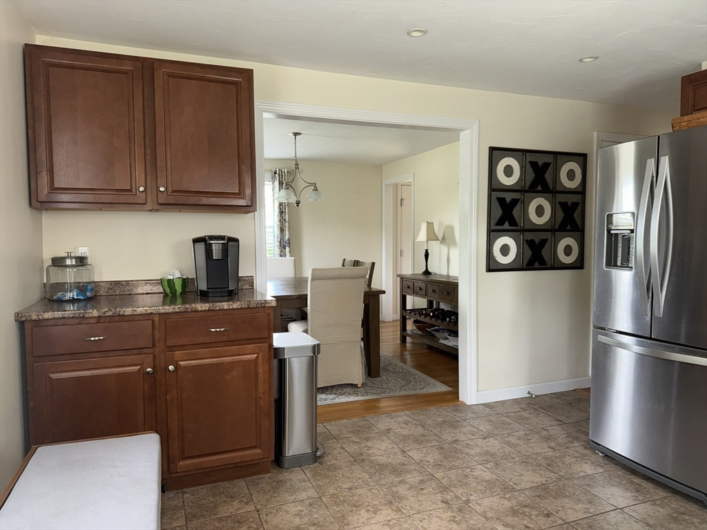 98 Indian Run Road Bellingham, MA 02019 - Photo 4 of 17