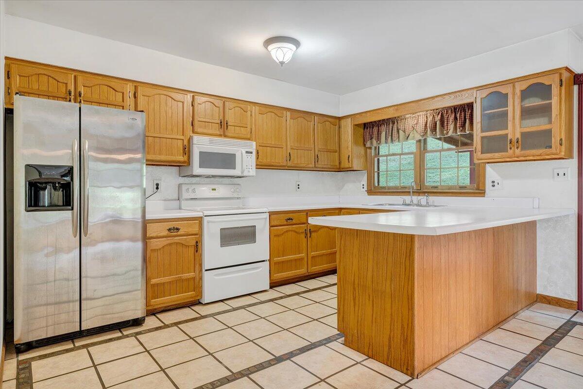 805 Summit Drive Covington, VA 24426 - Photo 16 of 70 16-MIB07868