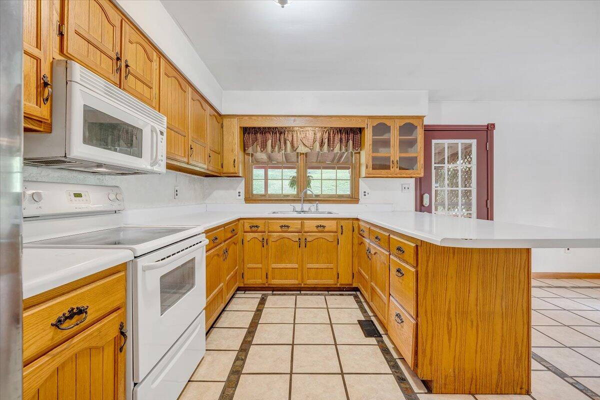 805 Summit Drive Covington, VA 24426 - Photo 17 of 70 17-MIB07871