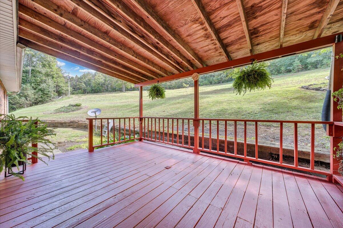 805 Summit Drive Covington, VA 24426 - Photo 28 of 70 28-MIB07952