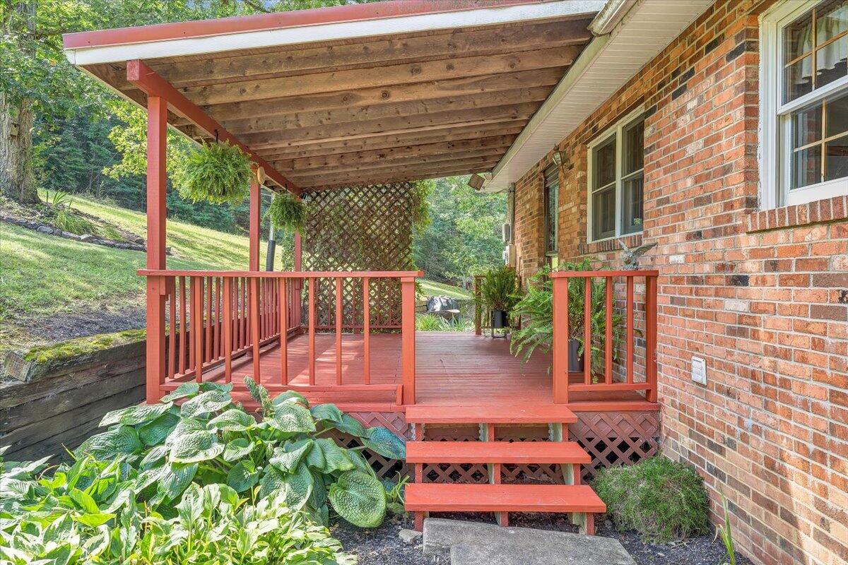 805 Summit Drive Covington, VA 24426 - Photo 30 of 70 30-MIB07958