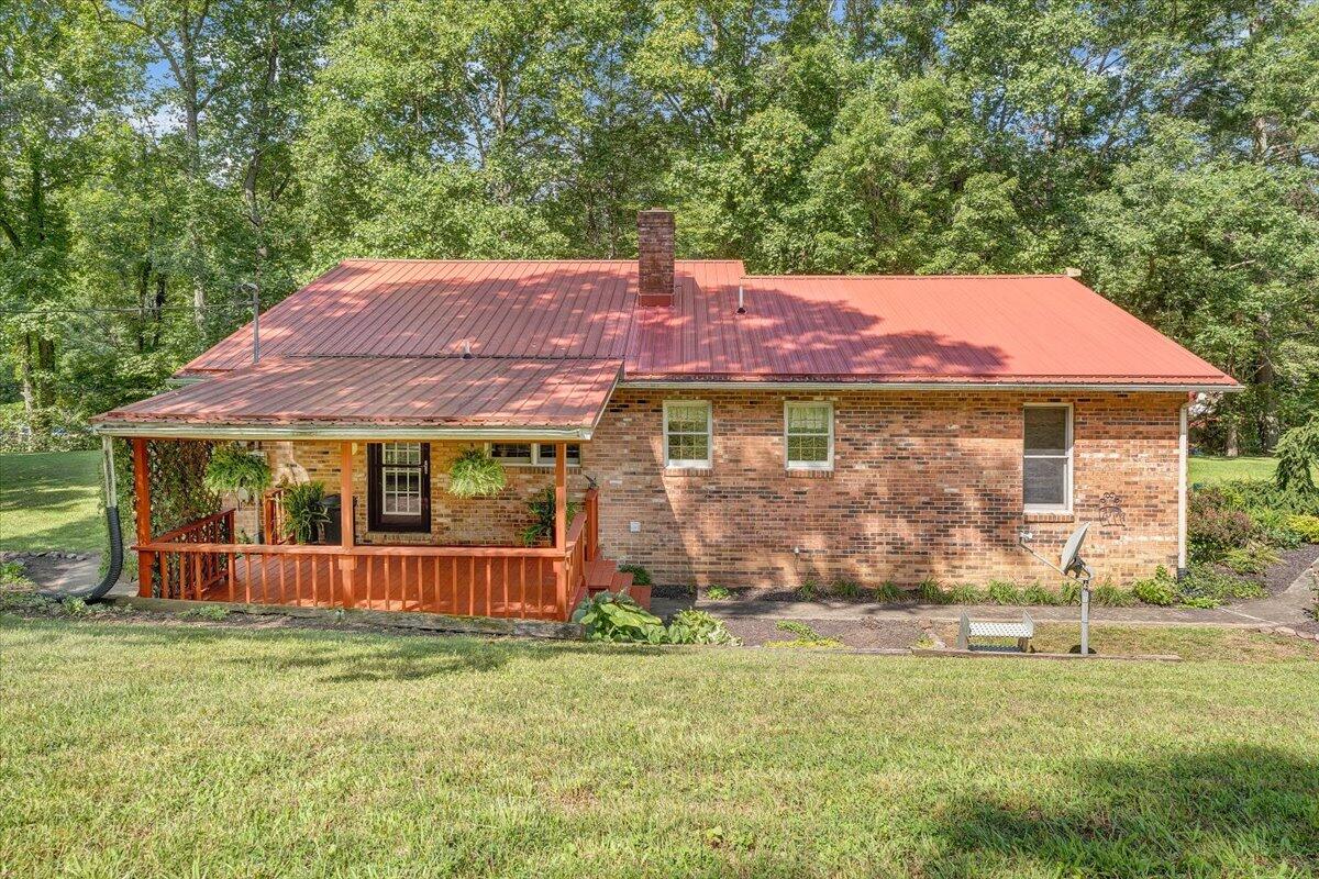 805 Summit Drive Covington, VA 24426 - Photo 32 of 70 32-MIB07982