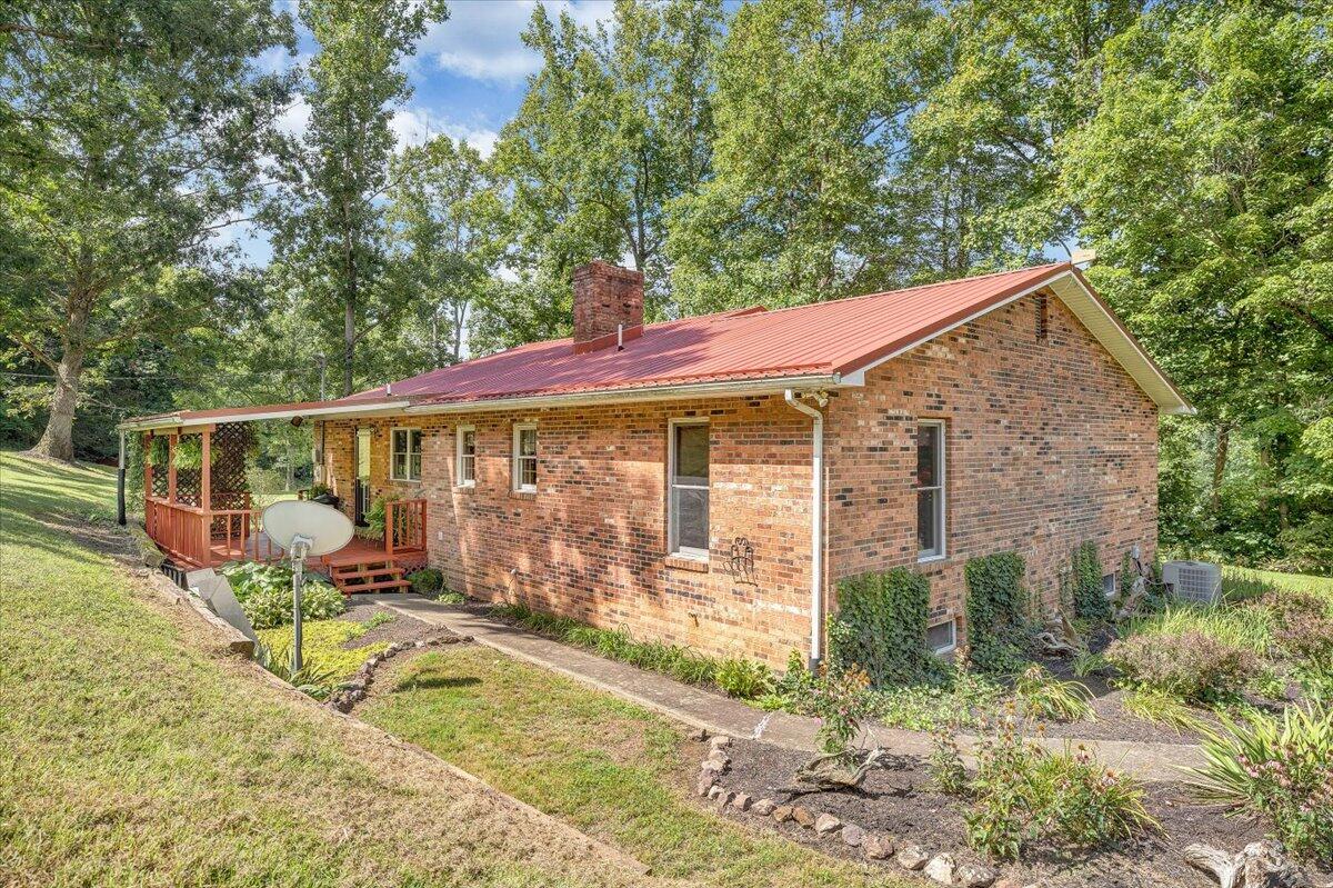 805 Summit Drive Covington, VA 24426 - Photo 33 of 70 33-MIB07979