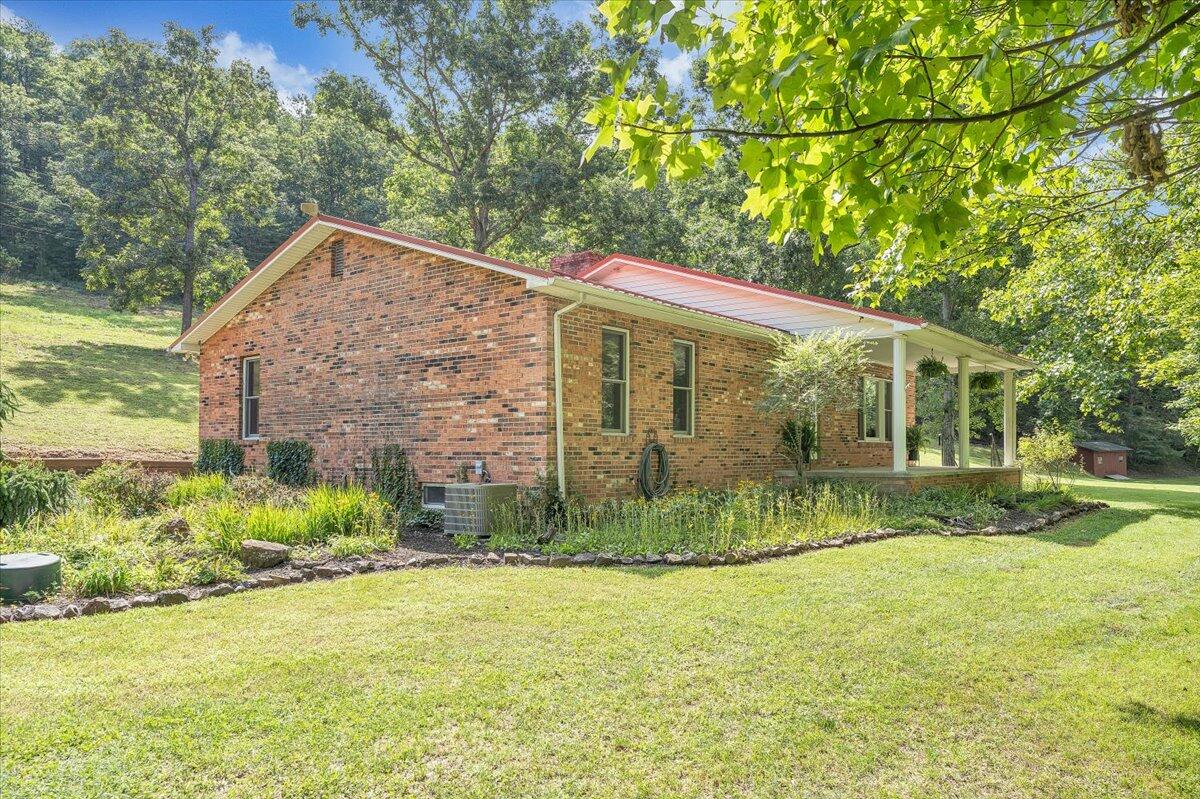 805 Summit Drive Covington, VA 24426 - Photo 37 of 70 37-MIB07967