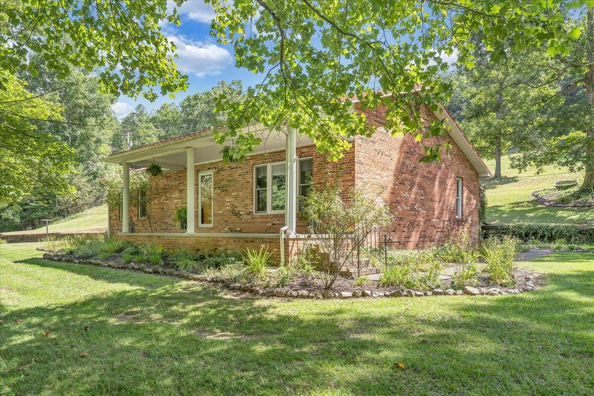 805 Summit Drive Covington, VA 24426 - Photo 38 of 70 38-MIB07988