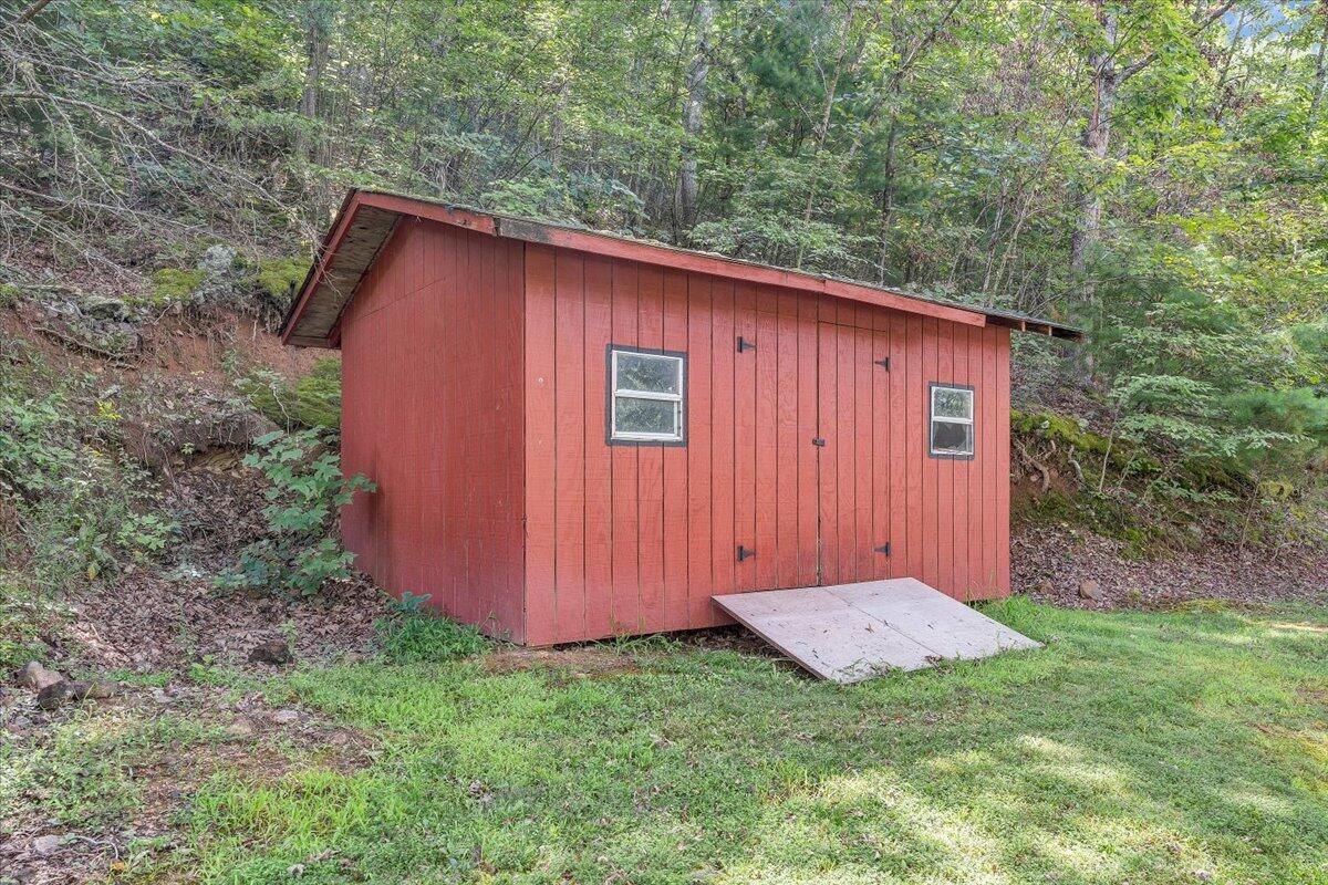 805 Summit Drive Covington, VA 24426 - Photo 51 of 70 51-MIB08000