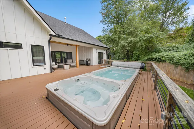 a view of sitting area on roof deck