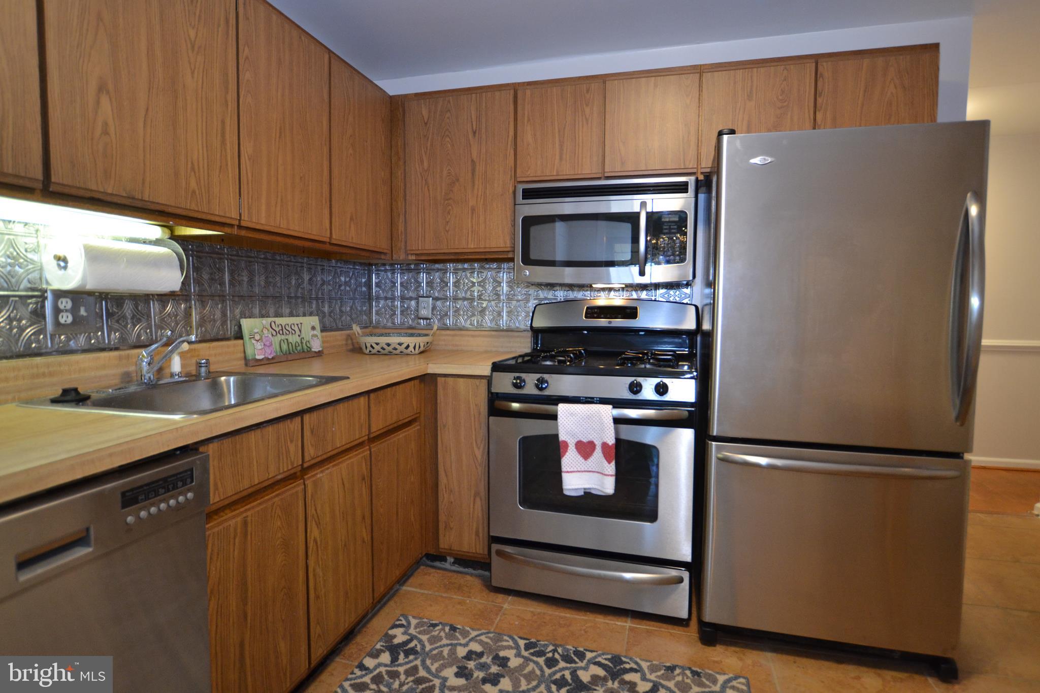 18730 Walkers Choice Road, Unit 6 Gaithersburg, MD 20886 - Photo 1 of 18 Kitchen