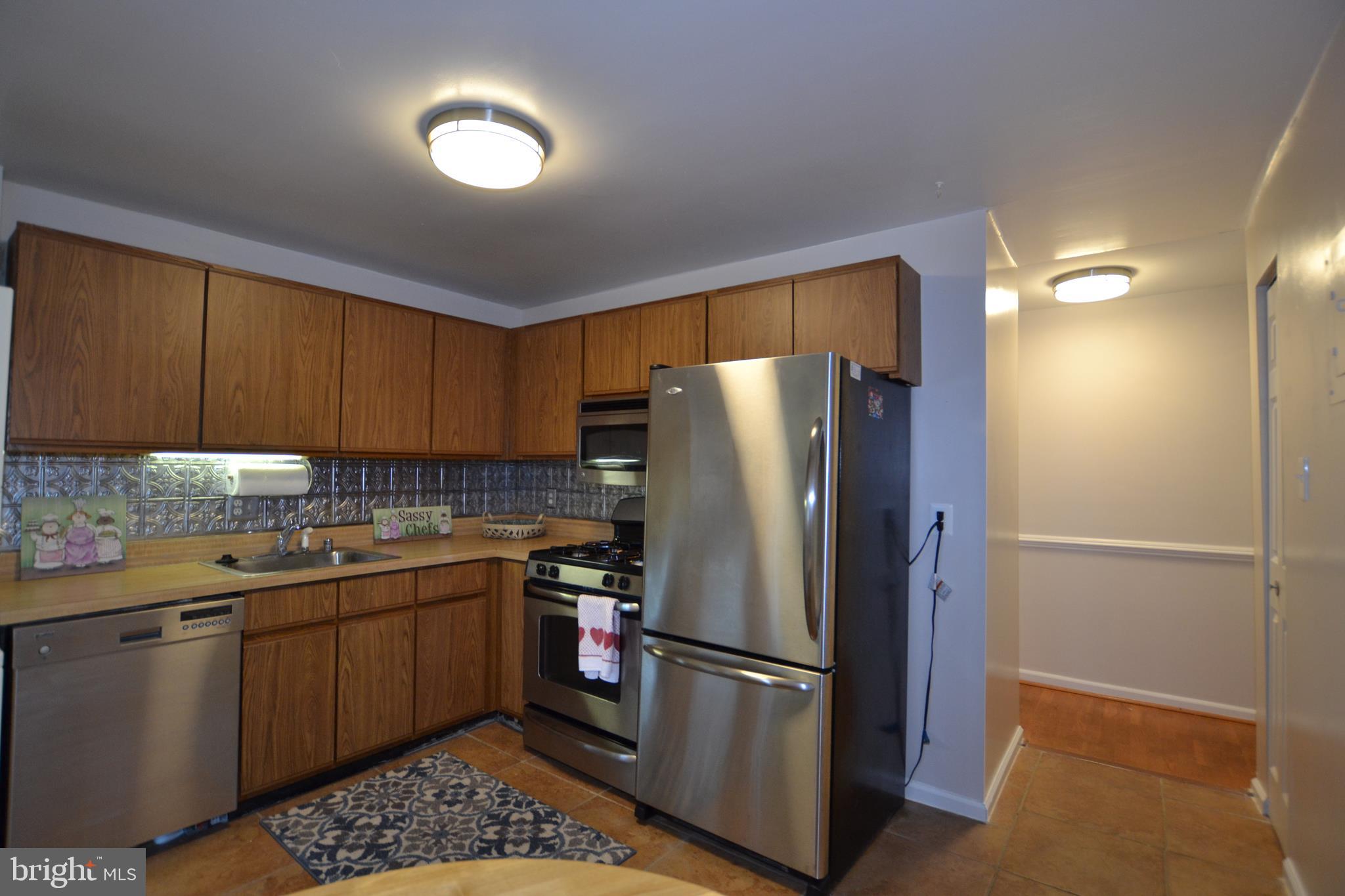 18730 Walkers Choice Road, Unit 6 Gaithersburg, MD 20886 - Photo 3 of 18 Kitchen