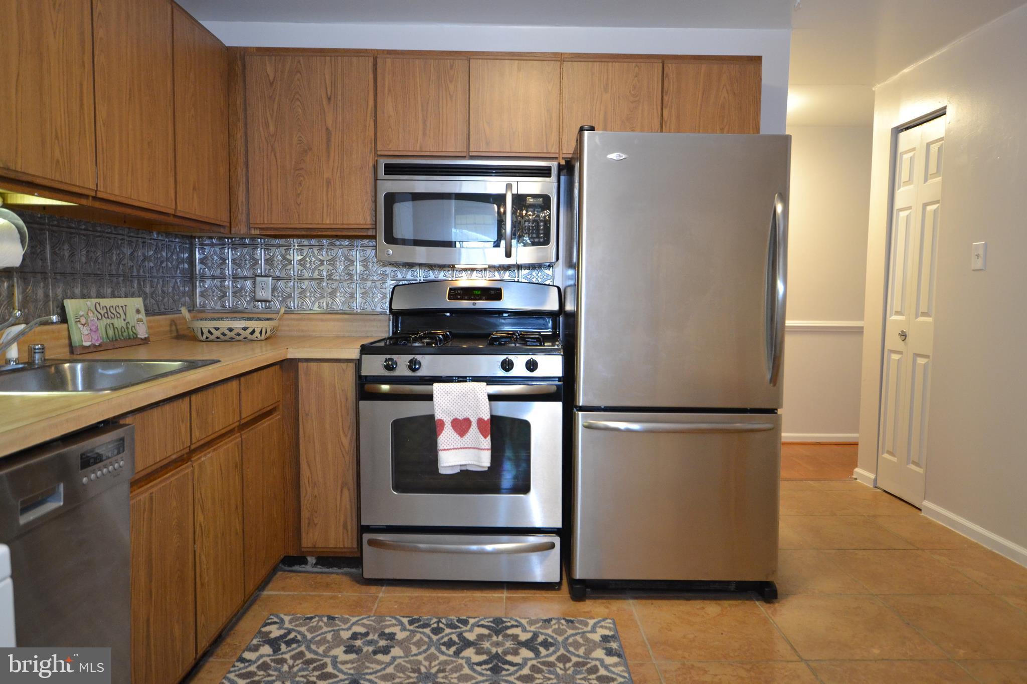 18730 Walkers Choice Road, Unit 6 Gaithersburg, MD 20886 - Photo 4 of 18 Kitchen