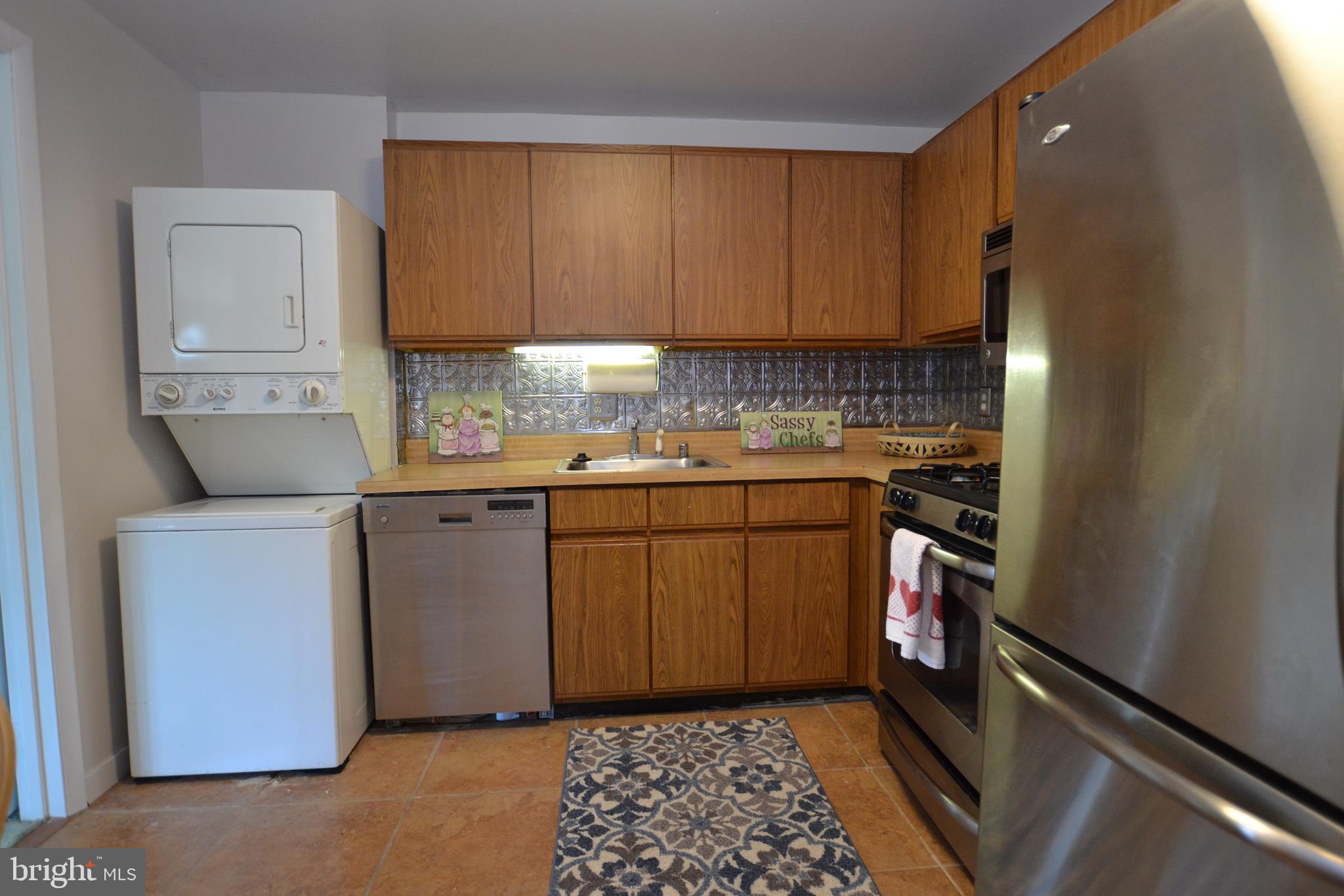 18730 Walkers Choice Road, Unit 6 Gaithersburg, MD 20886 - Photo 5 of 18 Kitchen