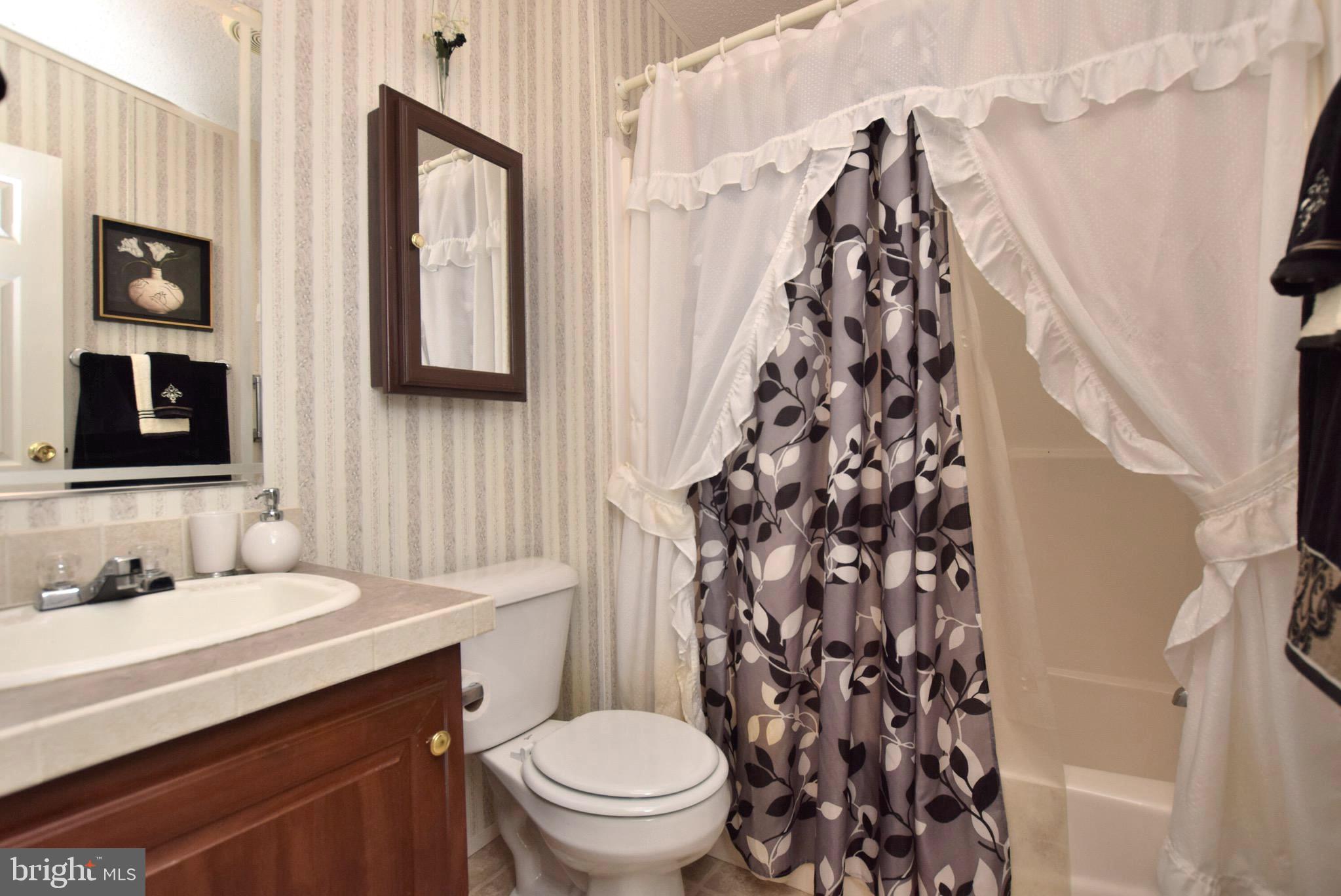 258 Blackwell Road Colonial Beach, VA 22443 - Photo 18 of 34 Hall Bathroom
