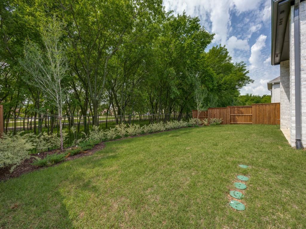 1823 Bell Court Van Alstyne, TX 75495 - Photo 11 of 17
