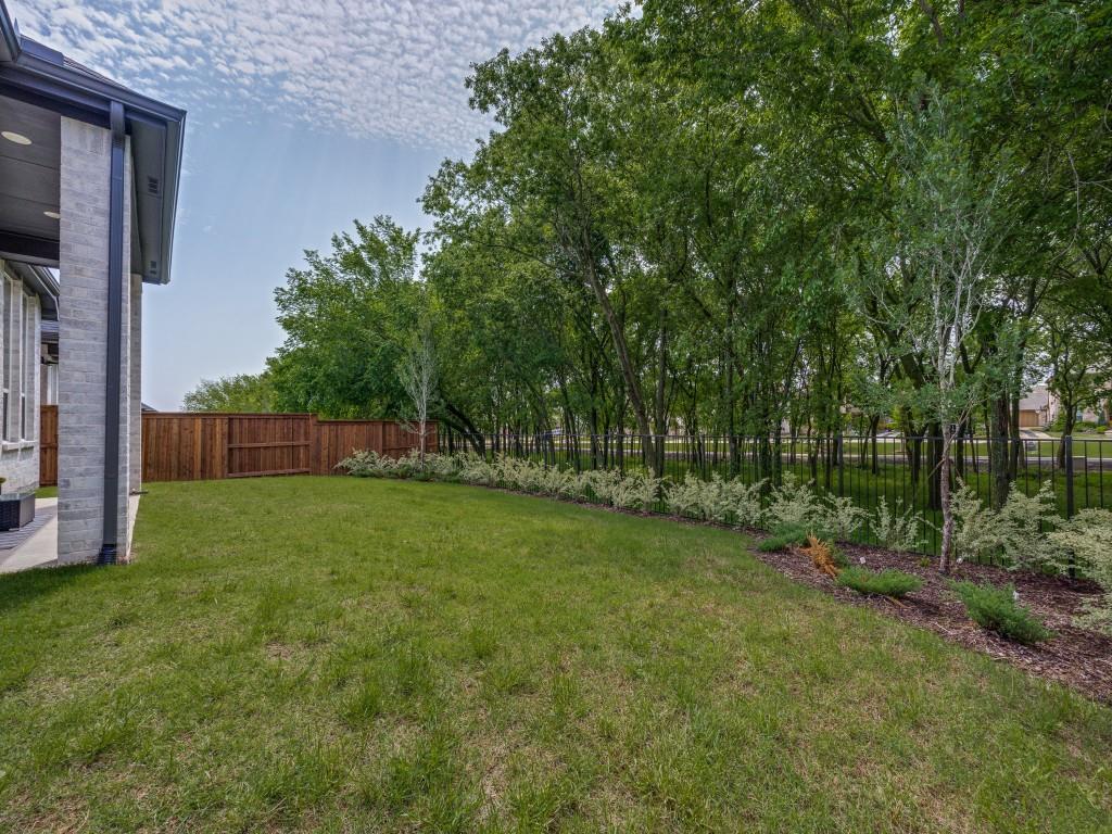 1823 Bell Court Van Alstyne, TX 75495 - Photo 12 of 17