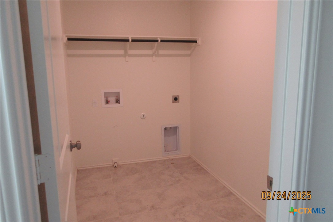 125 Greatest Gift Way Jarrell, TX 76537 - Photo 11 of 24 a view of an empty room