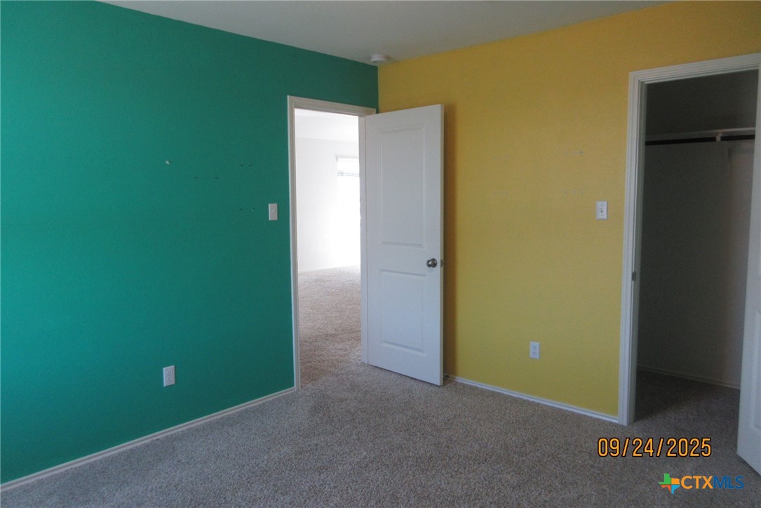 125 Greatest Gift Way Jarrell, TX 76537 - Photo 20 of 24 a view of a small space