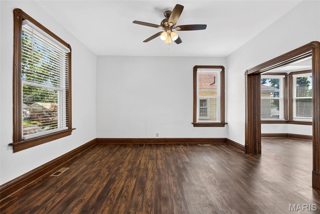 3405 Brown Road St. John, MO 63114 - Photo 6 of 27