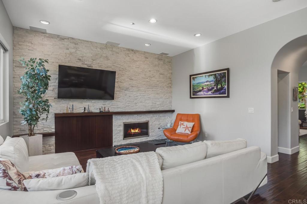 1157 Alexandra Lane Encinitas, CA 92024 - Photo 12 of 40 Gallery Image 12
