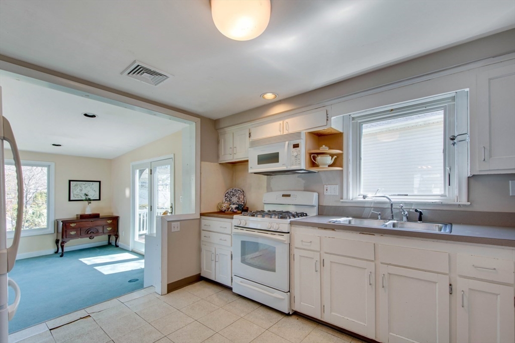 174 Glenellen Road Boston, MA 02132 - Photo 11 of 23 Gallery Image 11