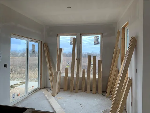 $700,000 | 10411 North Liberty Street, Kansas City, MO 64155