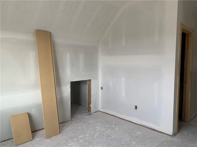 $700,000 | 10411 North Liberty Street, Kansas City, MO 64155