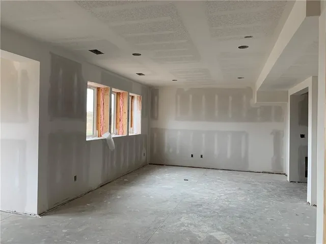 $700,000 | 10411 North Liberty Street, Kansas City, MO 64155