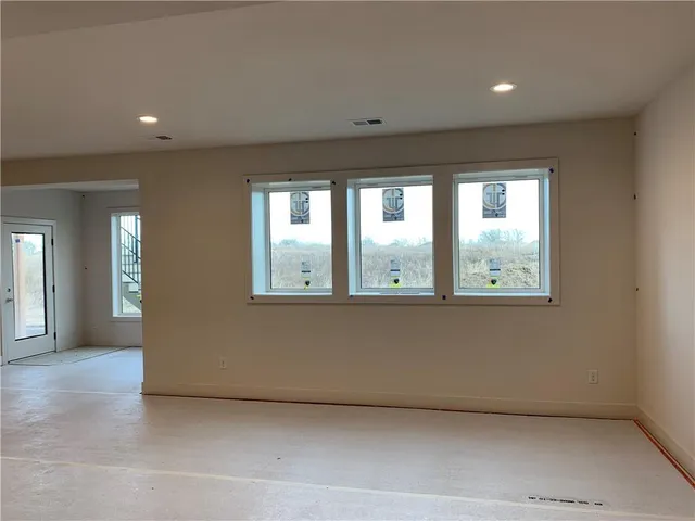 $700,000 | 10411 North Liberty Street, Kansas City, MO 64155