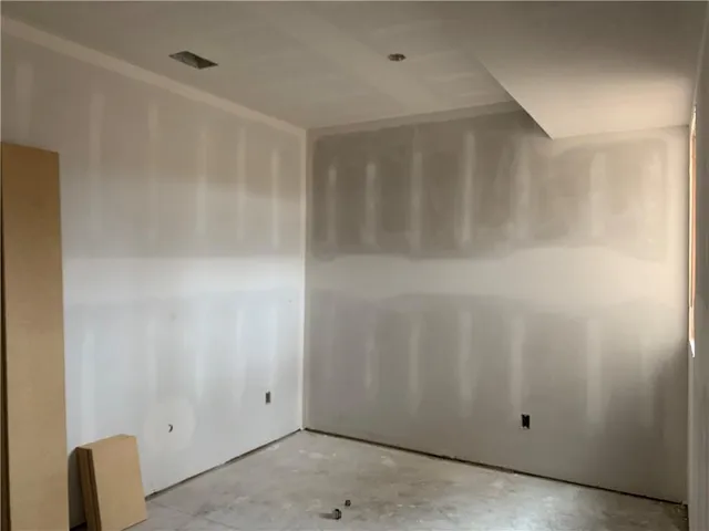 $700,000 | 10411 North Liberty Street, Kansas City, MO 64155