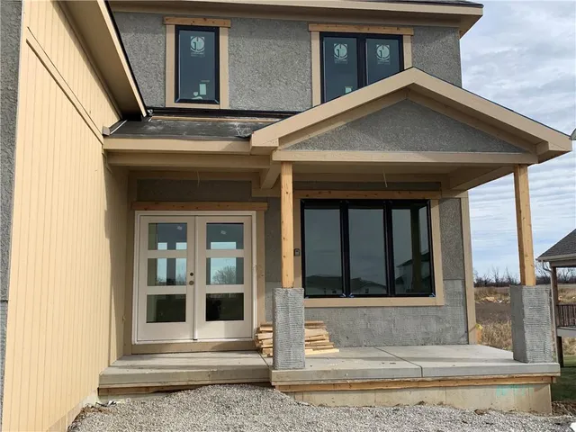 $700,000 | 10411 North Liberty Street, Kansas City, MO 64155