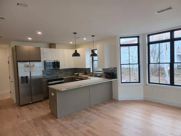 $4,000 | 28-30 Clifton Street, Unit 3, Boston, MA 02119