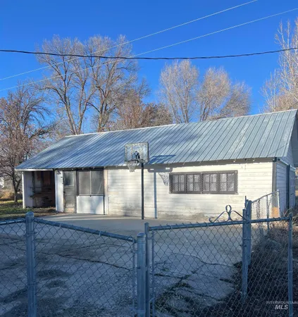 $289,900 | 120 West Bannock Avenue, Richfield, ID 83349