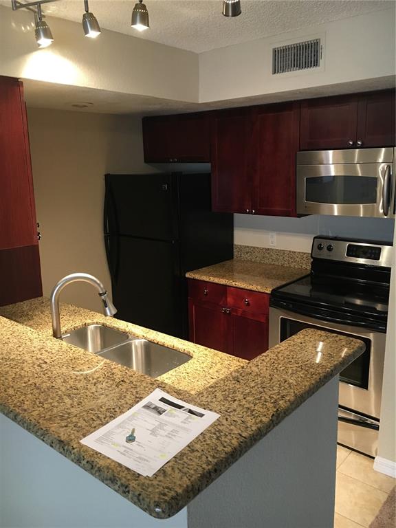 5120 Conroy Road, Unit 516 Orlando, FL 32811 - Photo 4 of 13