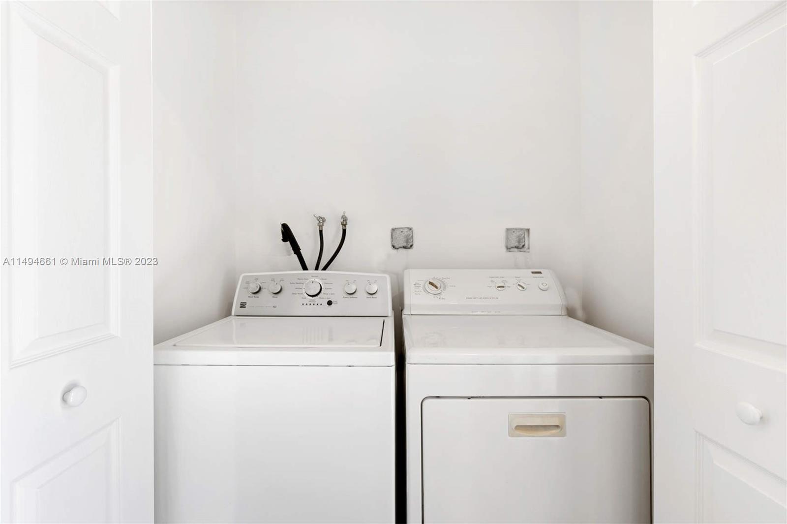 4121 Woodridge Road Miami, FL 33133 - Photo 16 of 23