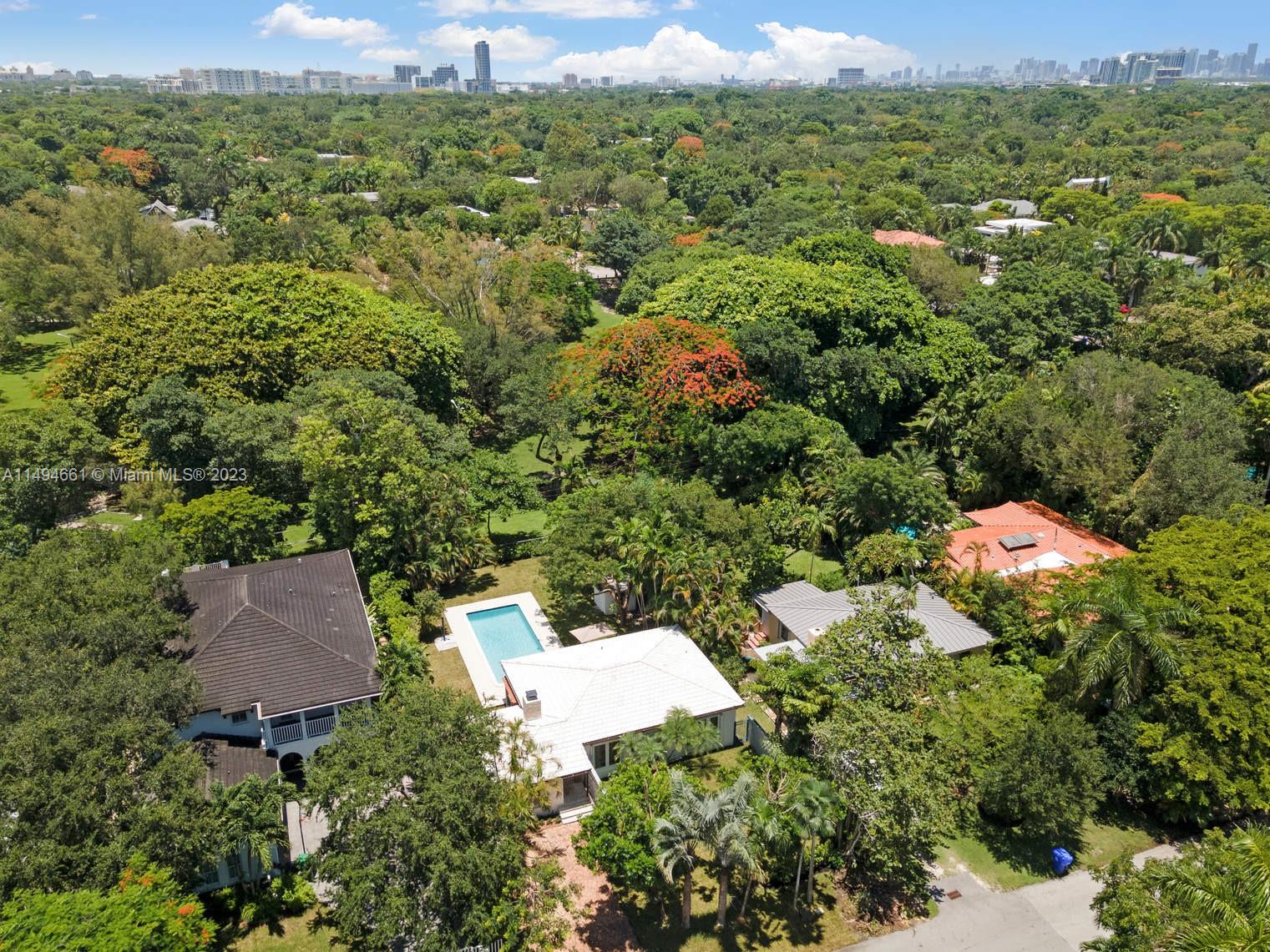 4121 Woodridge Road Miami, FL 33133 - Photo 20 of 23