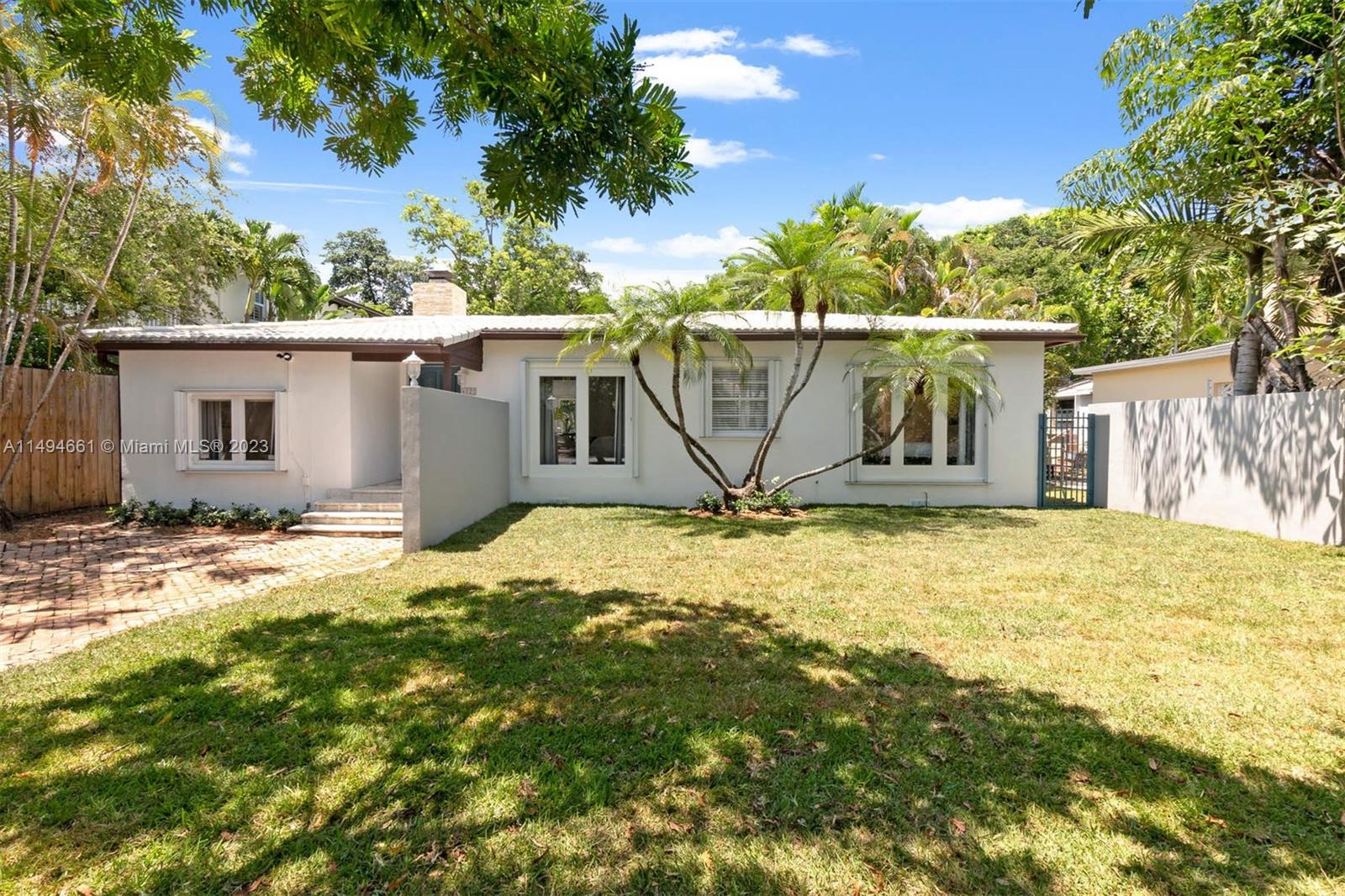 4121 Woodridge Road Miami, FL 33133 - Photo 21 of 23