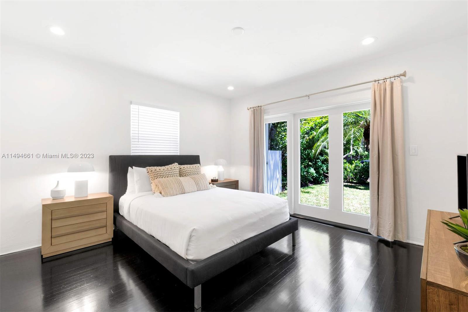 4121 Woodridge Road Miami, FL 33133 - Photo 6 of 23