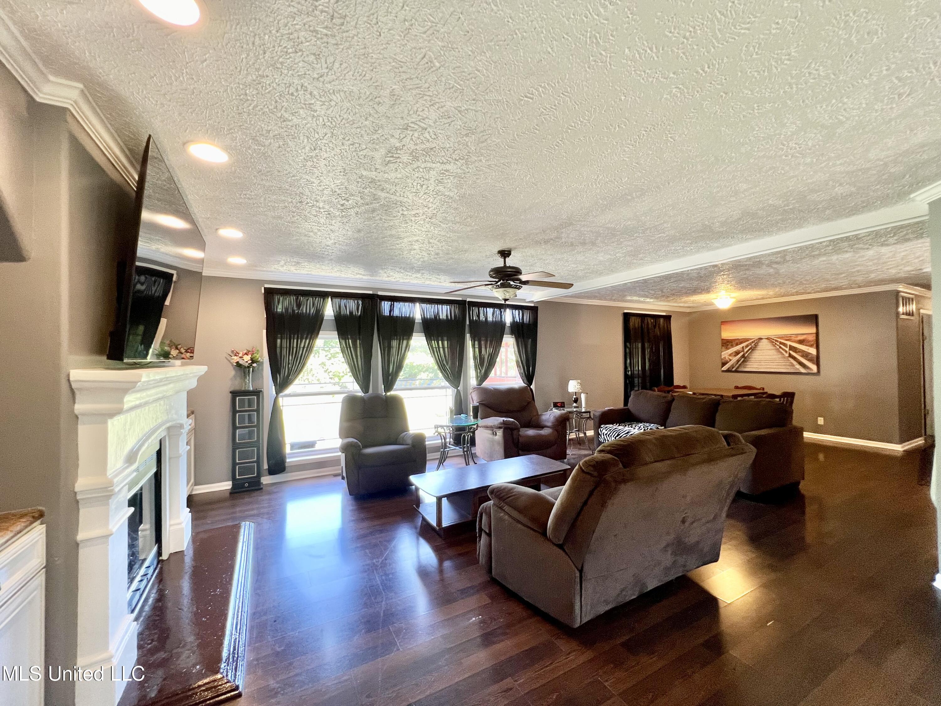 723 Wildcat Bottom Road Red Banks, MS 38661 - Photo 3 of 36 Living Room 1