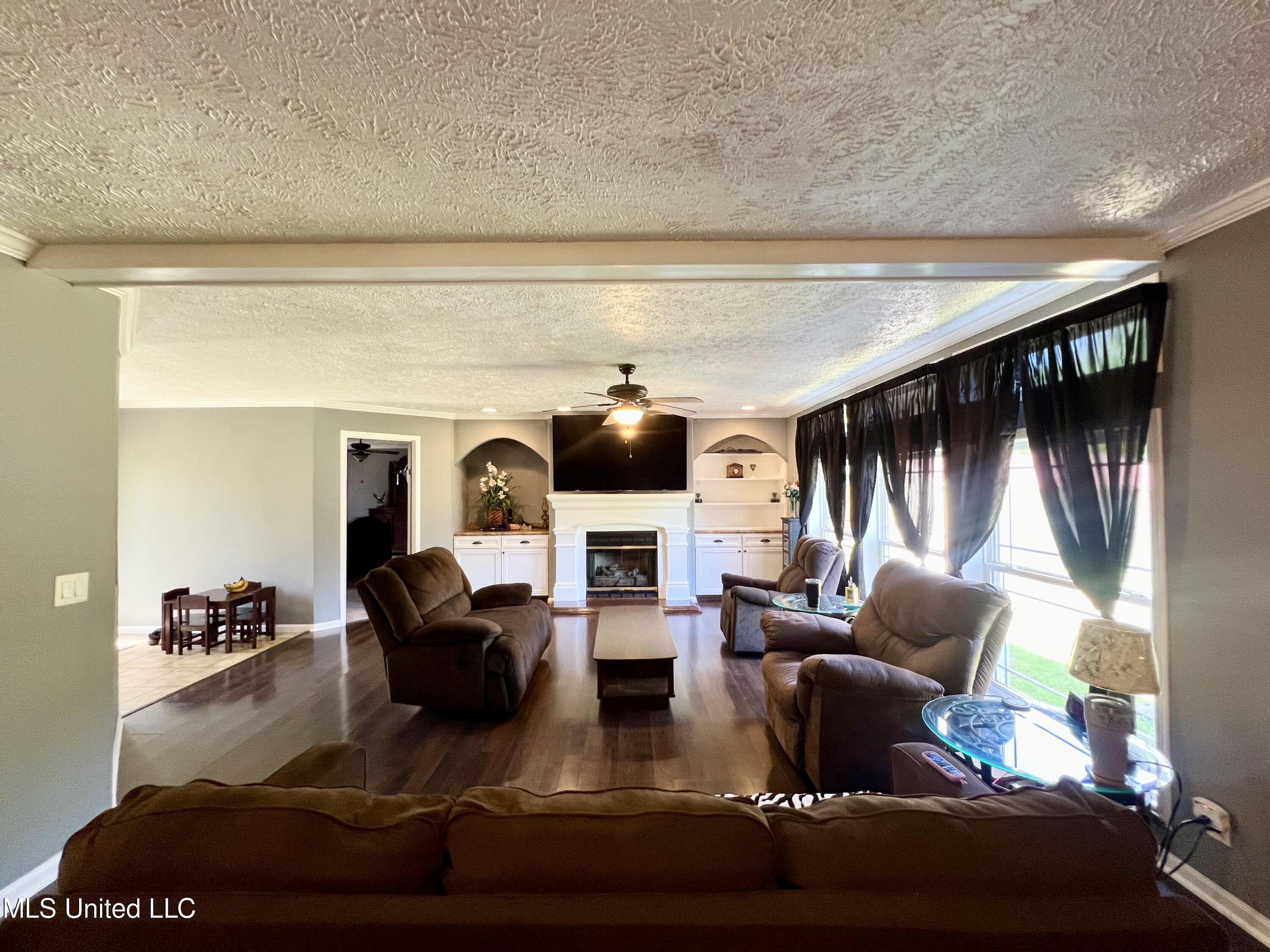 723 Wildcat Bottom Road Red Banks, MS 38661 - Photo 5 of 36 Living Room 4
