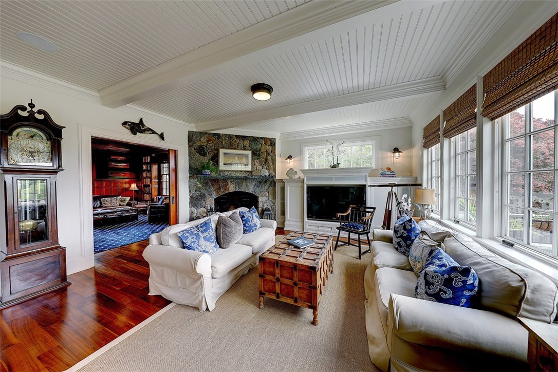 43 Sunset Road Bristol, RI 02809 - Photo 13 of 40