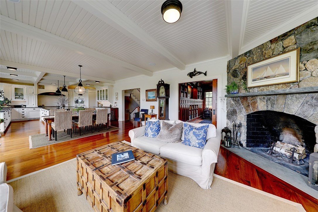 43 Sunset Road Bristol, RI 02809 - Photo 14 of 40