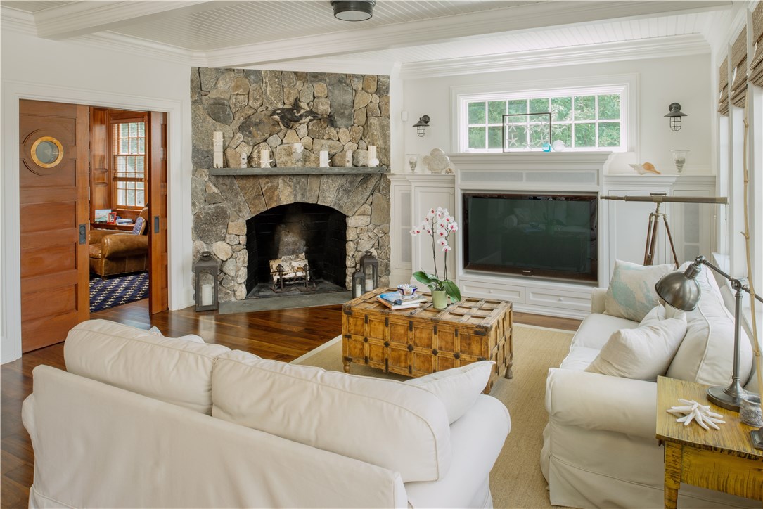43 Sunset Road Bristol, RI 02809 - Photo 15 of 40