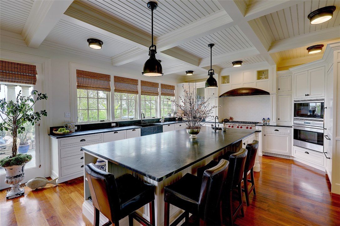 43 Sunset Road Bristol, RI 02809 - Photo 18 of 40