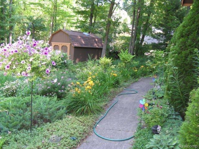 1788 Ridge Road White Lake, MI 48383 - Photo 4 of 18 Shed