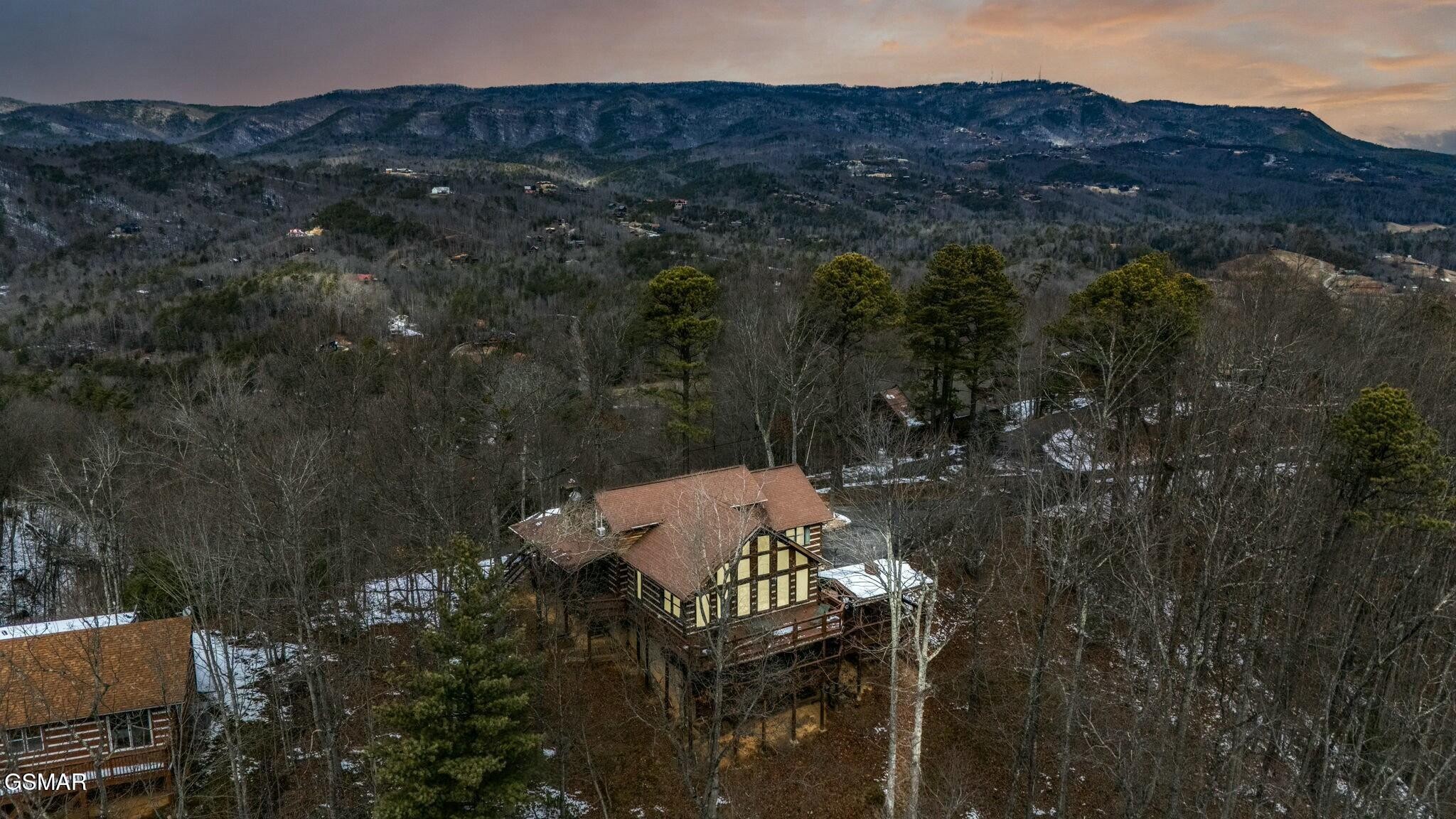 3013 Hatcher Top Road Sevierville, TN 37862 - Photo 4 of 36 Gallery Image 4