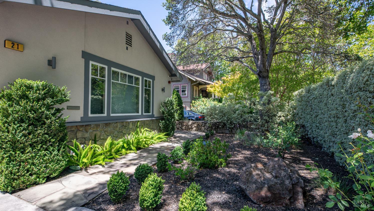 21 Eye Street San Rafael, CA 94901 - Photo 5 of 92