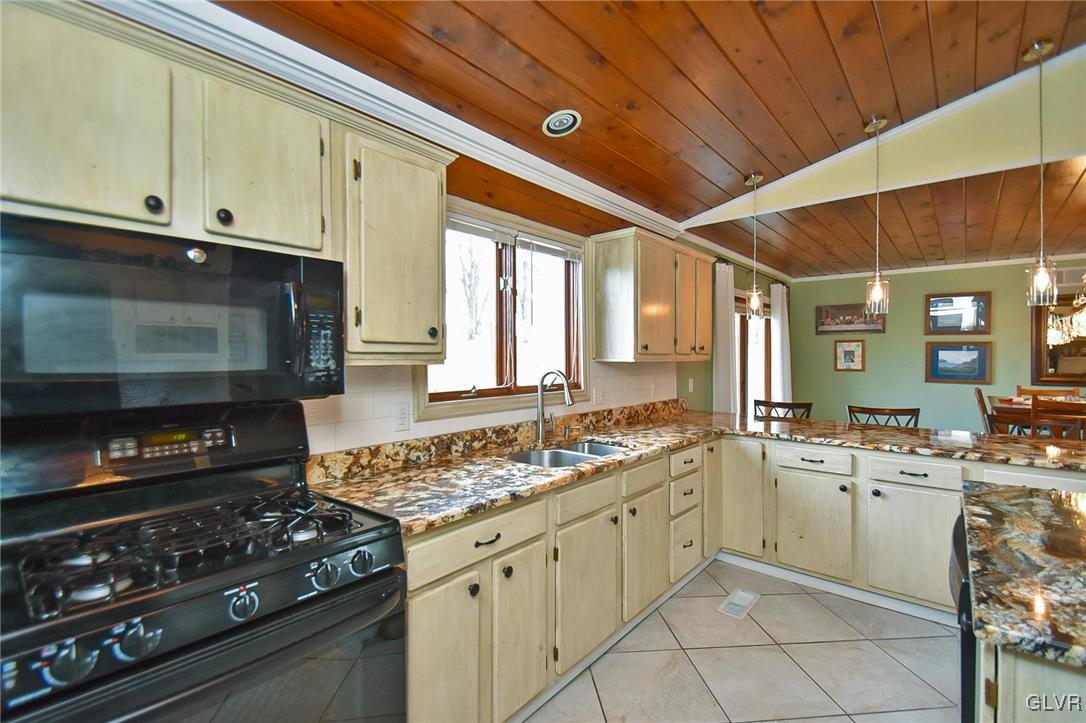 1291 Lieb Road Easton, PA 18040 - Photo 10 of 48 Gallery Image 10