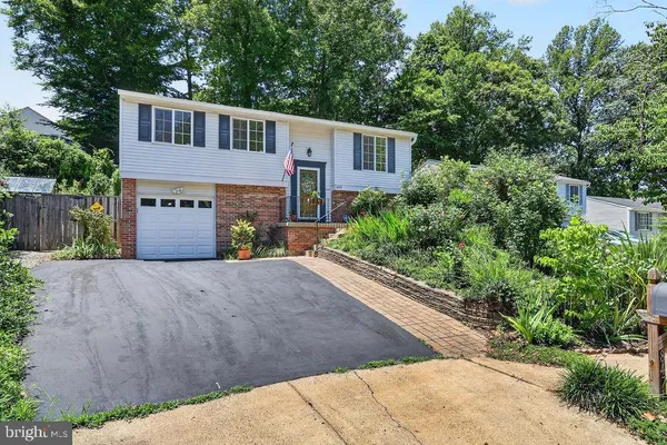 $719,900 | 8471 Great Lake Lane, Springfield, VA 22153