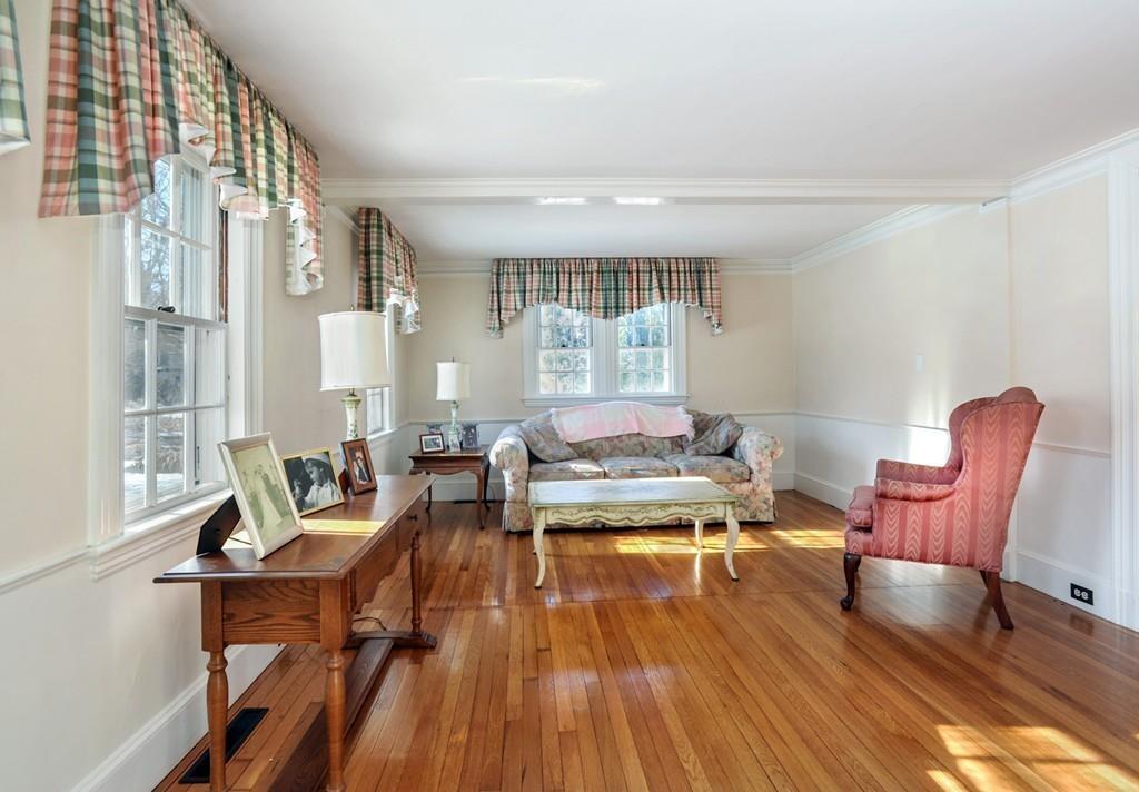 10 Stoddard Road Hingham, MA 02043 - Photo 5 of 26 Gallery Image 5