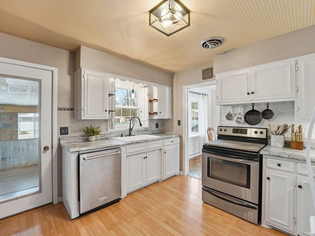 2410 Clearwater Road St. Cloud, MN 56301 - Photo 6 of 26